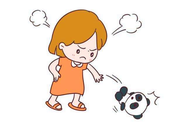 小孩总乱扔东西?别轻易阻止责骂,好好引导能更有利孩子成长