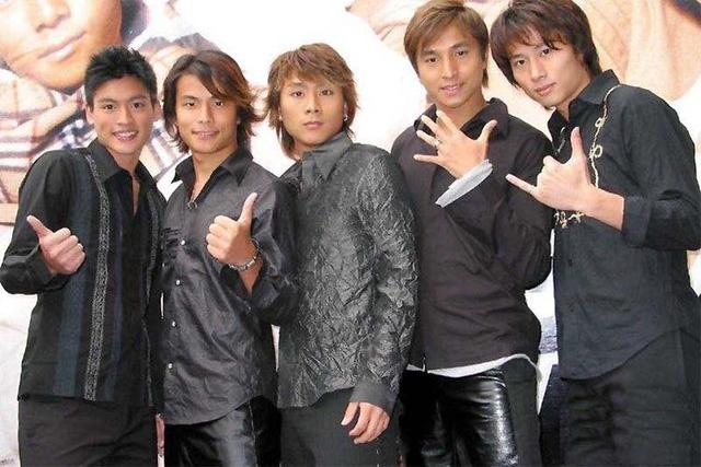 当年穿舞狮服表演的5566组合记得吗