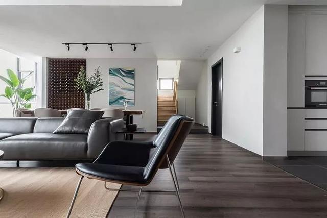 原来，踢脚线要这么装才好看