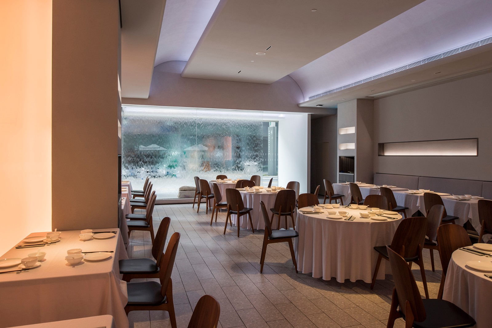 "水帘洞"餐厅 / really taste陆利餐室