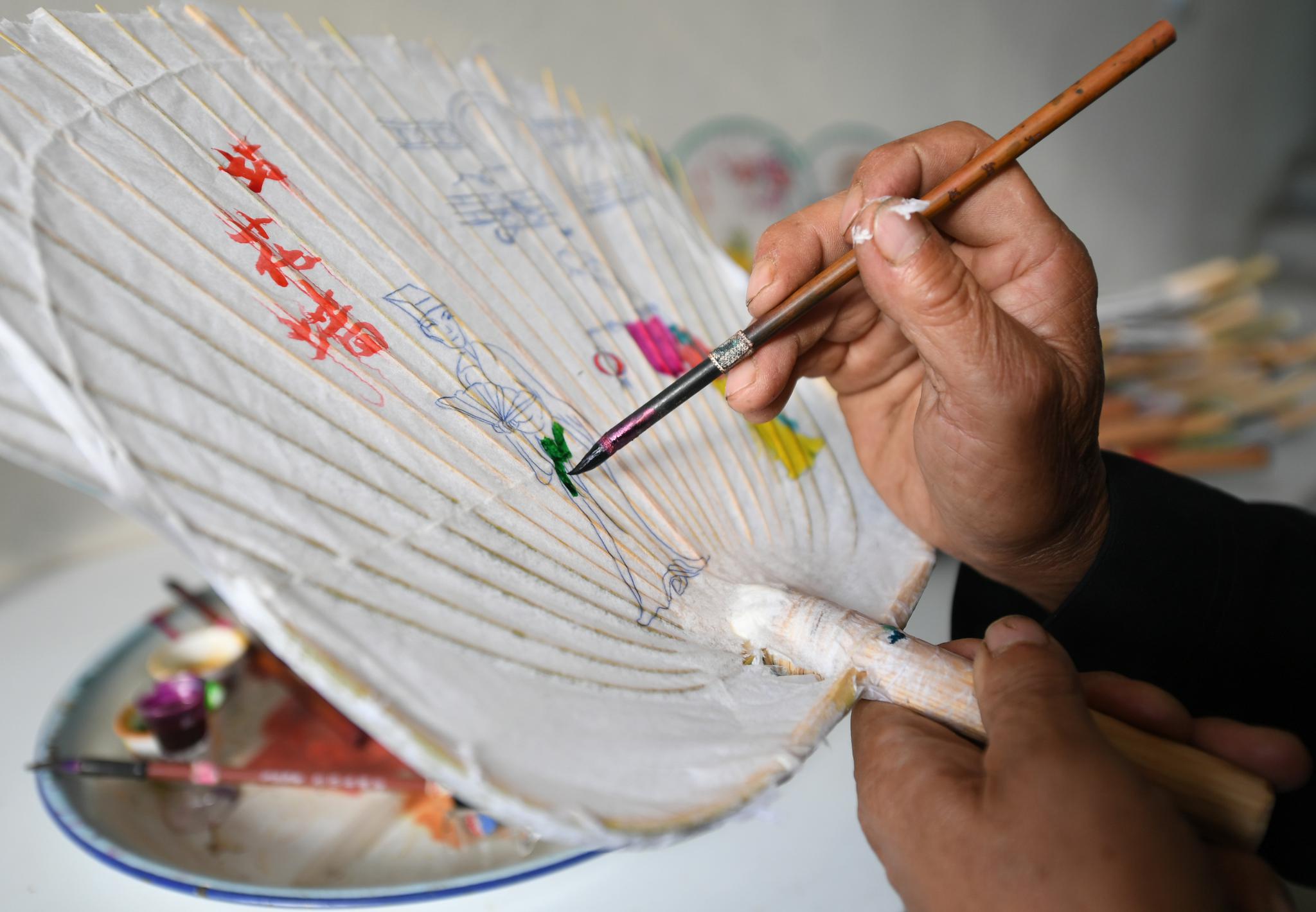 记忆中的那一缕清凉——手工油纸扇