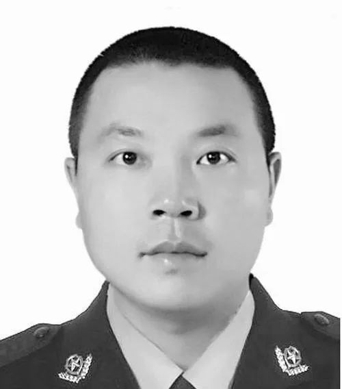 的赵天昱32017年大年三十,出警被5名歹徒活活殴打致死的曲玉权22015年