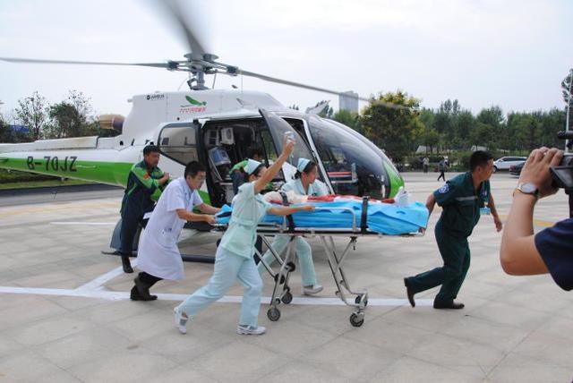 我就在现场:事故突发,直升机紧急救援,争分夺秒!