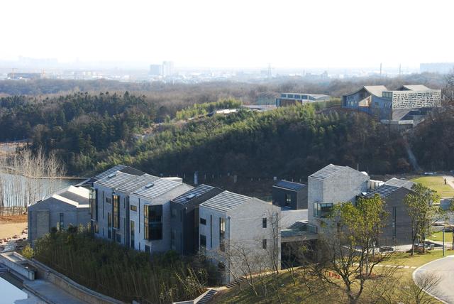 四方佛手湖建筑公园举办夏季馆藏展《临时秩序》