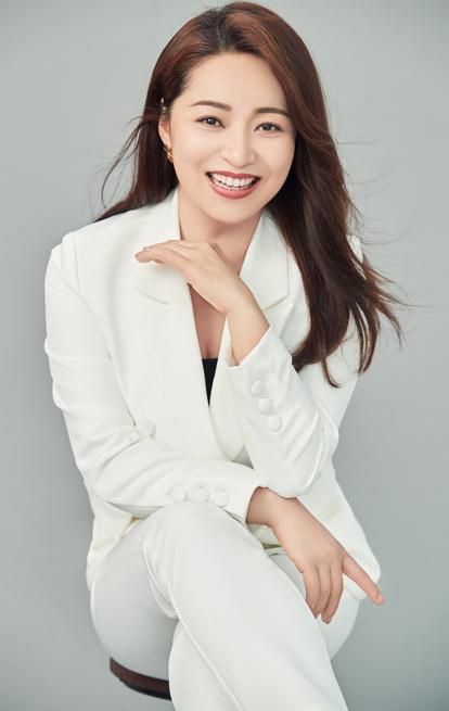 刘厦一首《阳光路上花正开》掀起正能量红歌新浪潮