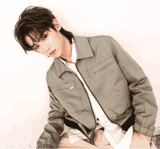 看看这些剪了鲻鱼头的男星果然是一个发型就能提高颜值