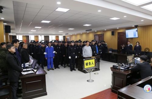 山东省汶上县人民法院对闫现攀等被告人黑社会性质组织犯罪案件(分三