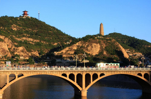 67新海打火机事业部国内营销中心延安考察培训