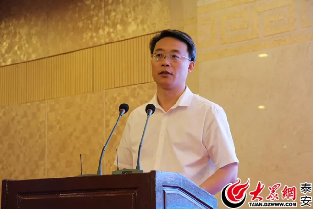 两县县长同日对调升县委书记图简历