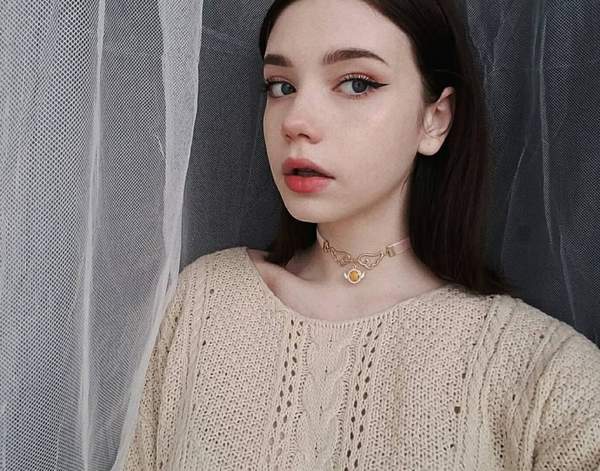 17岁乌克兰混血美少女清纯美照颜值逆天气质高冷