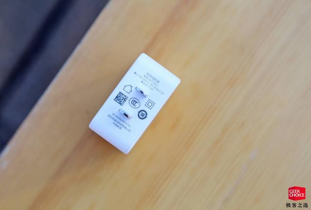 至于续航,较大的 3600 毫安时电池足以让 oppo k1 满足一整天的重度