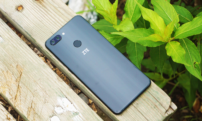 中兴blade v9上手评测:暗光双摄和高清全面屏抢眼