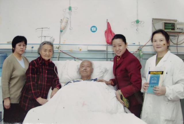 致敬!医学伉俪时隔10余年后用这种方式“重逢”休闲区蓝鸢梦想 - Www.slyday.coM 致敬!医学伉俪时隔10余年后用这种方式“重逢”休闲区蓝鸢梦想 - Www.slyday.coM