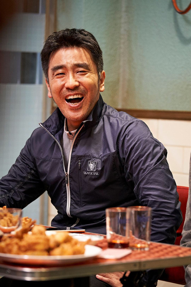 极限职业超越鸣梁海战刷新韩国影史票房纪录