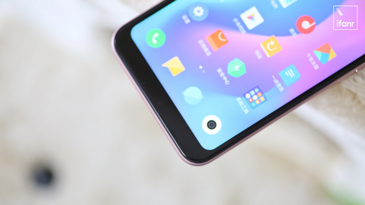 红米6 pro 上手:一台留着"刘海"的红米手机