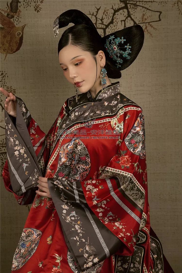 2018最新清末明初女子造型图鉴,中秋节彻底转疯了!