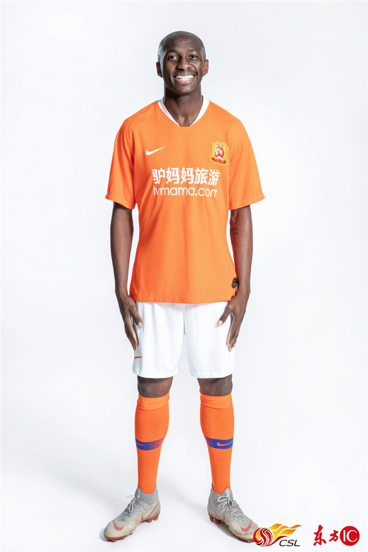 图集:2019武汉卓尔官方定妆照