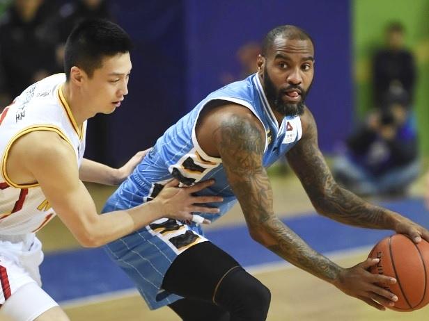 cba赛场再现奇葩判罚!技术犯规还可取消?再一