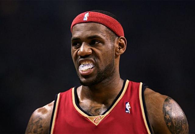 詹姆斯生涯15个赛季14次入选全明星,没有入选