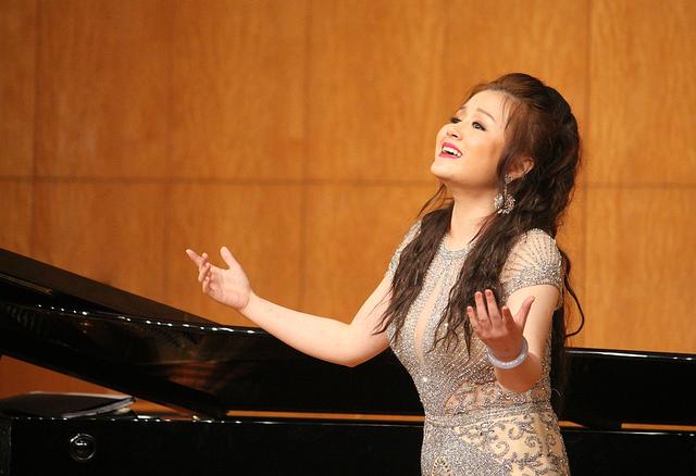 献上一首歌认养一棵树 潘丽君教授在学生音乐会上收获真情