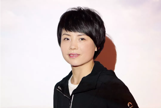 王静  探路者集团董事长,ceo在传统行业中发现互联网机遇,在未知的