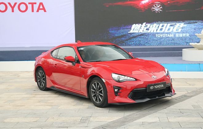 丰田86正式回归中国!两款车型售27.78,28.78万