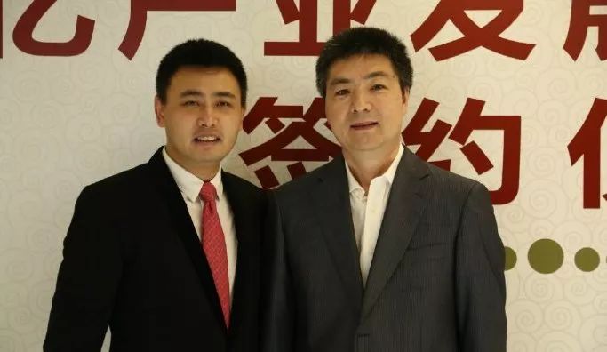 2009年,金融危机爆发,朱一栋回到阜宁稀土工厂,一举收购深圳股东及
