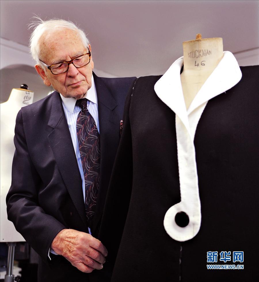 今天一个人可以被毁灭但不能被打败这位文坛硬汉还有颇多头衔一起来