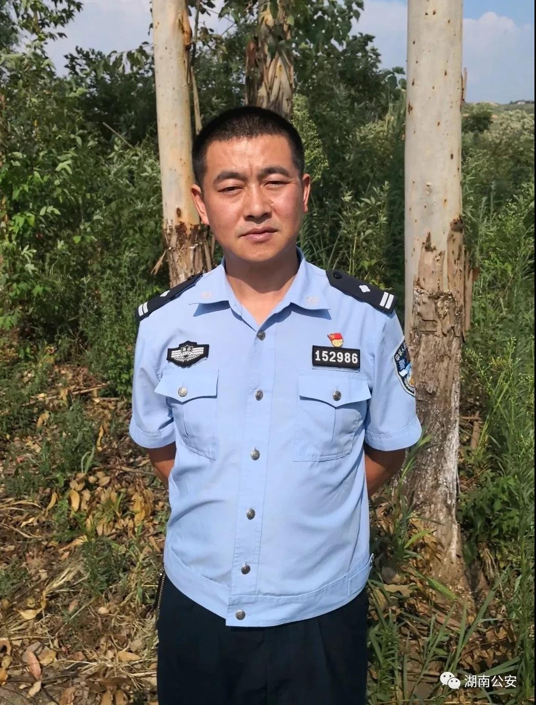 开学第一课,青春无悔,奋斗人生,邀你共尝警察叔叔的青春百味!