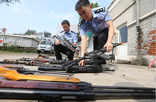 非法枪支 入库待销毁