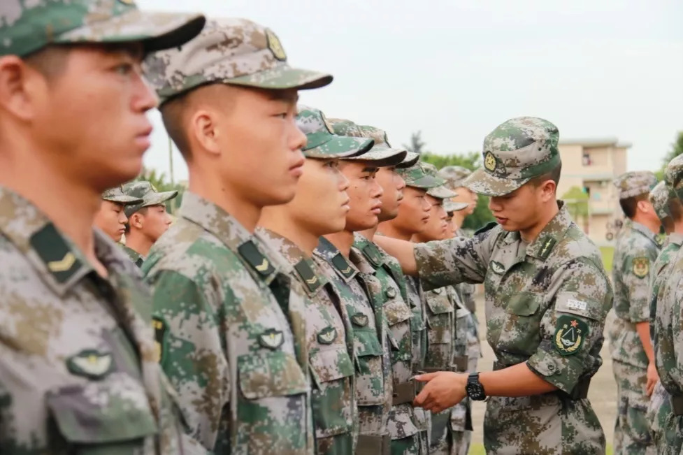 小仙女看过来退伍兵哥的十项品质等你来签收