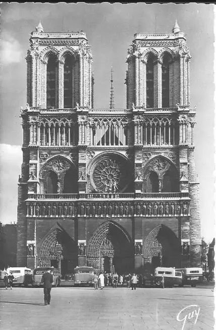  △巴黎圣母院最老的摄影照片之一。