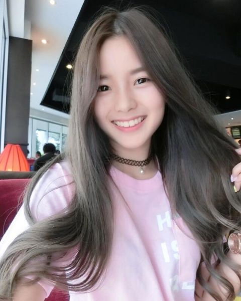 90后马来西亚美女笑容超甜美在网络人气很高