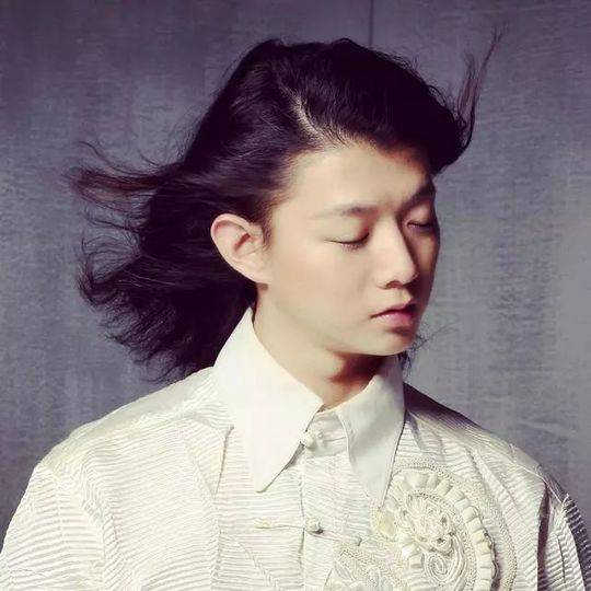 唱《大花轿》的火风,怎么生了一个仙系儿子,还叫霍尊?