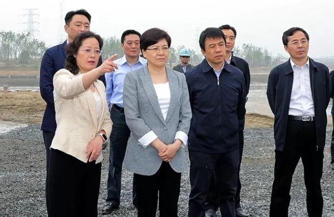 泰州市委书记韩立明,市长史立军一行在城建重点项目现场调研.