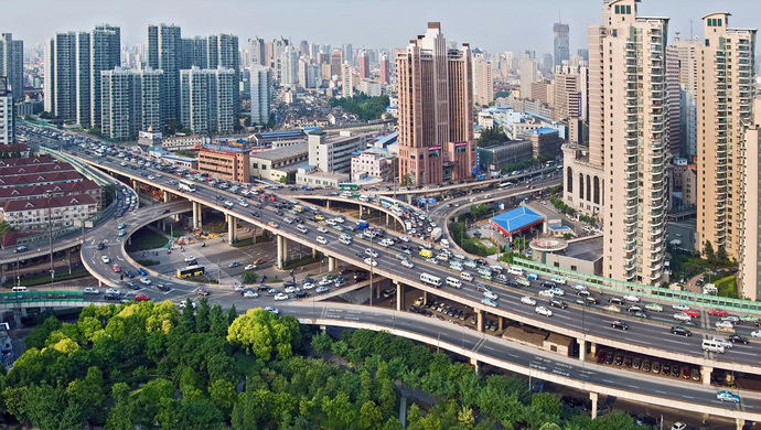 驶错车道被罚驾驶员起诉上海交警两次判决不一天目路圆盘是环形交叉路