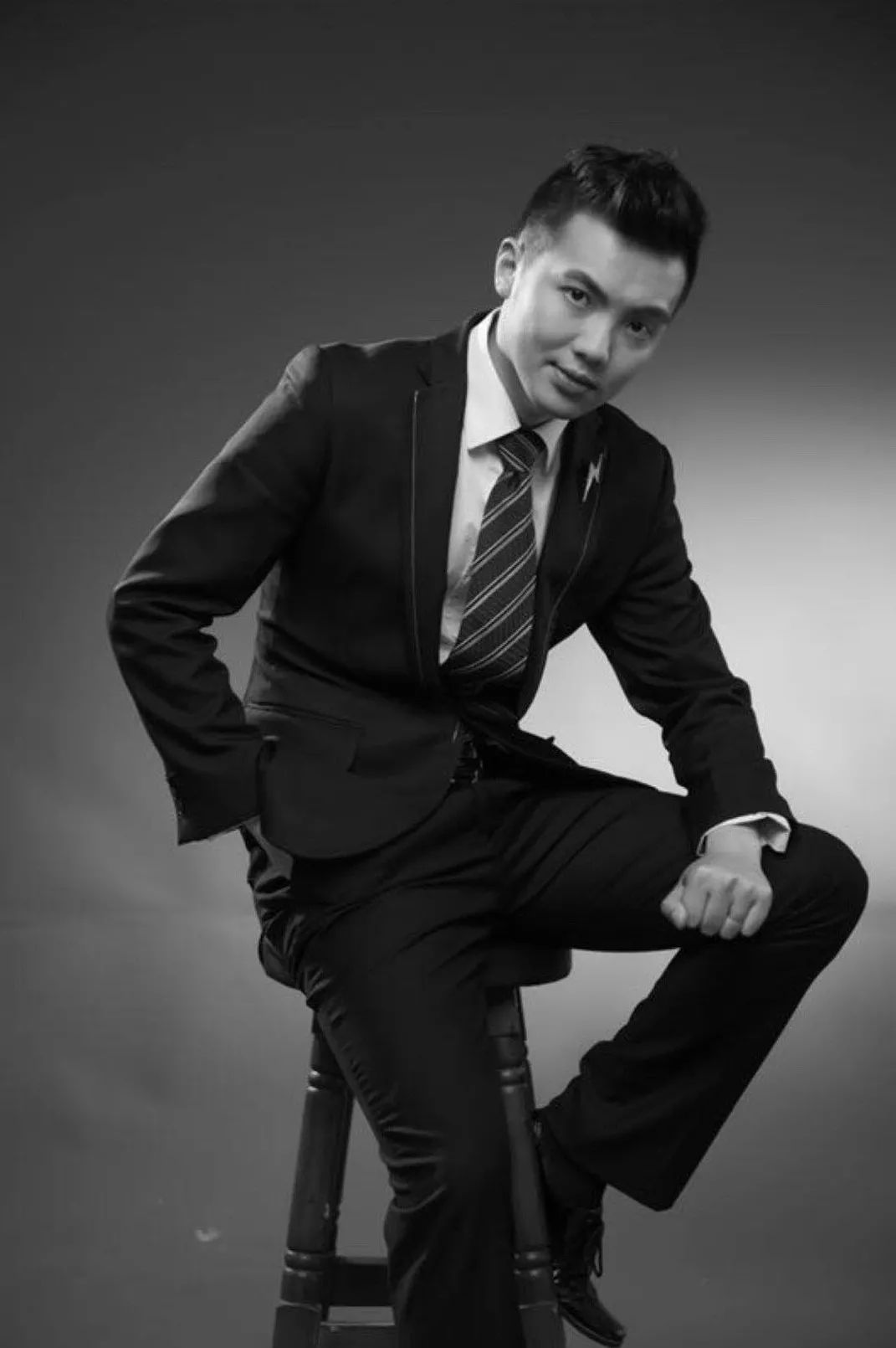 精彩人生重庆市舞蹈家协会理事沙坪坝区文化馆活动部主任曾川将于6月6