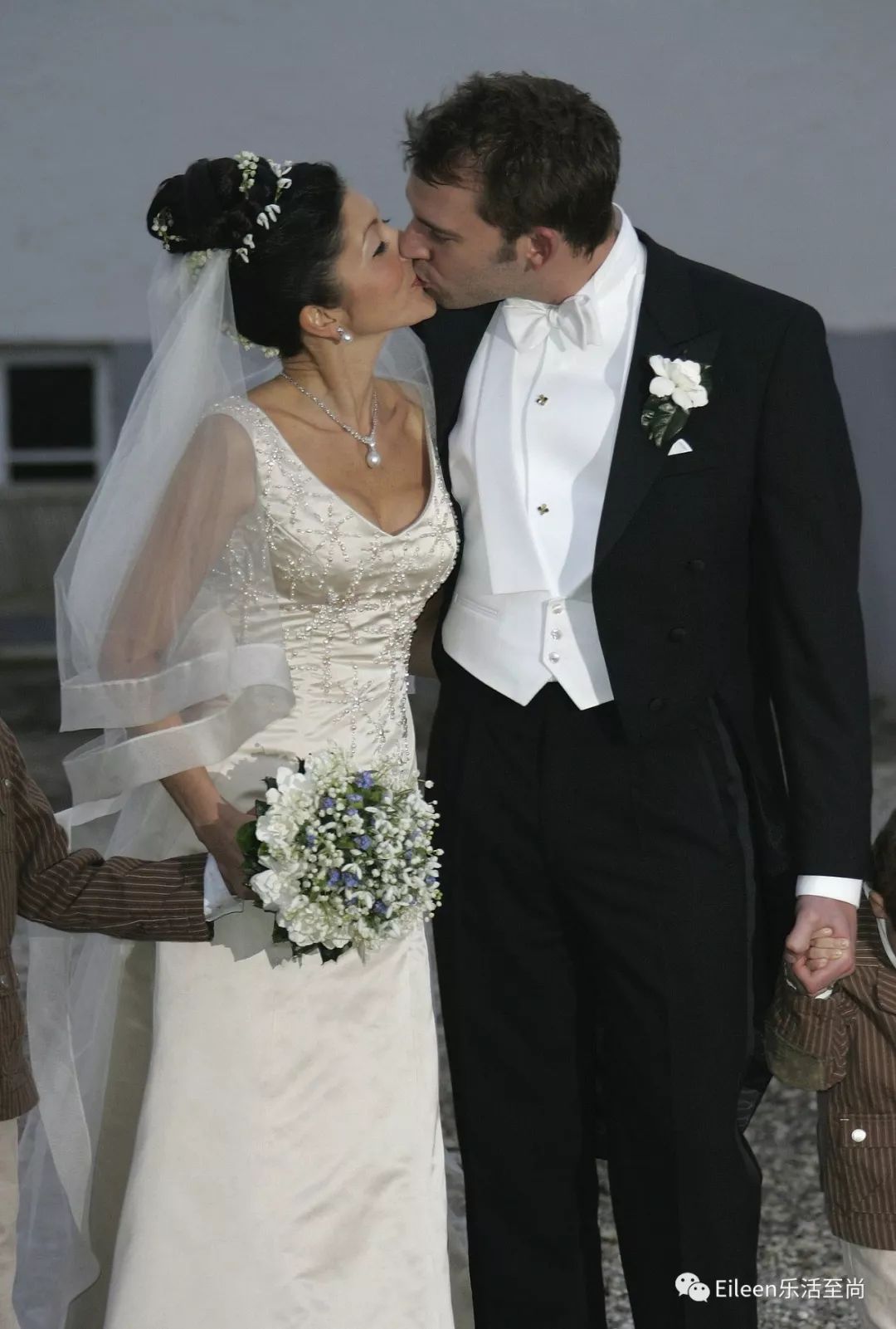 甩掉王子再嫁年轻帅哥,54岁王妃逆生长,人生更是精彩绚丽|文雅丽|王妃