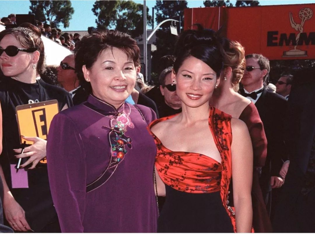 刘玉玲与邓文迪两个射手座女人的不同命运