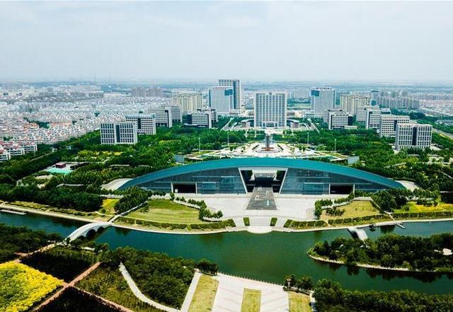 这是6月24日拍摄的东营市垦利区胜利黄河大桥.