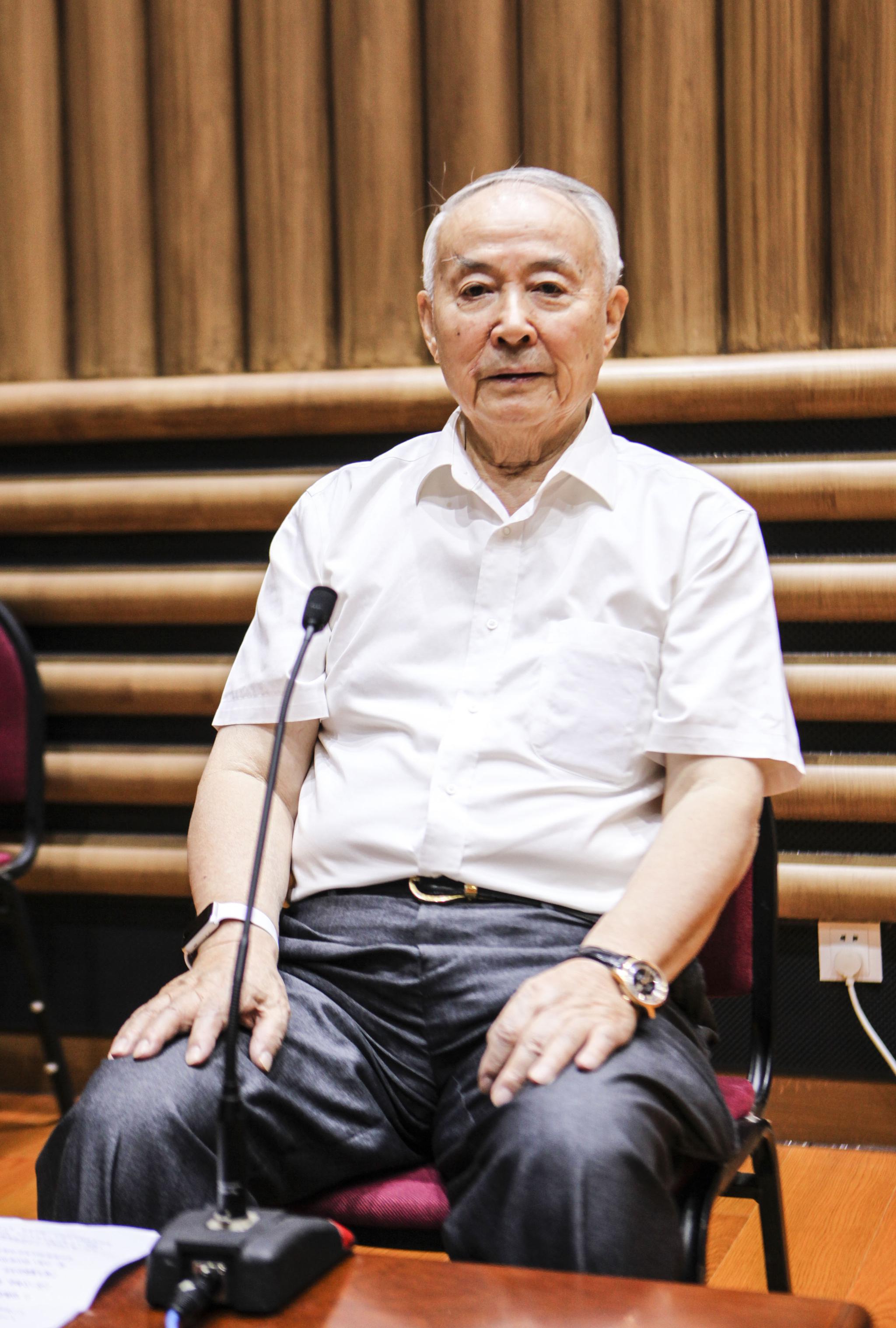 爱评论蒋士成做好自己才能无法替代