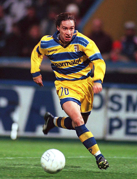 在这里找到自己的一段青春|帕尔马|克雷斯波|佐拉_新浪新闻