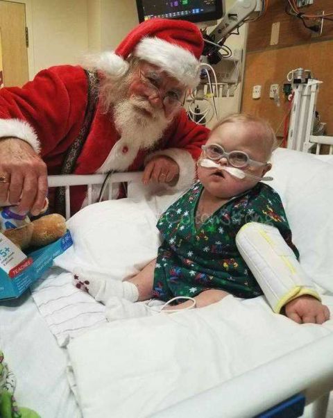 23个月大男婴在母亲怀抱中离去,生前赢得数百万人喜爱