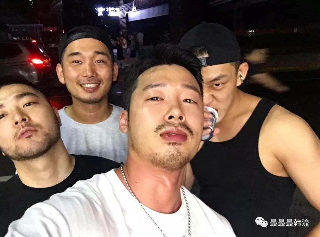 刘亚仁和男朋友在上海逛gay吧他公开出柜还是个0