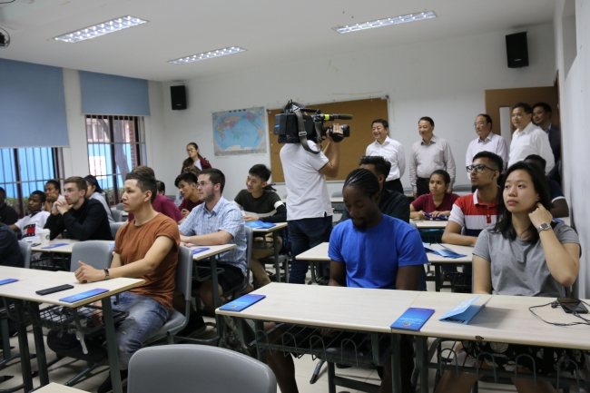 拒乘黑车'进学校'、交通安全记心上 主题宣传活