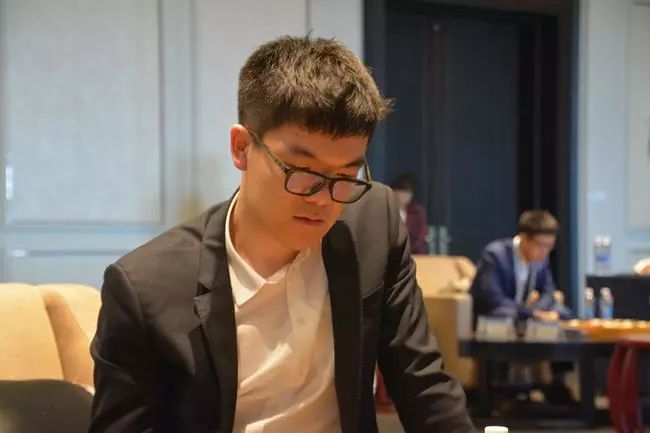 柯洁展现强大控制力 完胜世界冠军对决首进棋