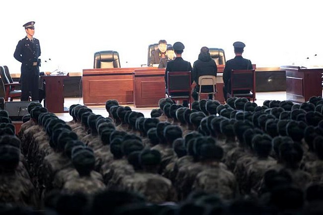 通化市中级人民法院深入部队开展"庭审进军营"普法宣讲活动