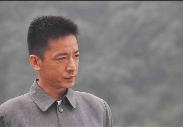《大江大河》中的老戏骨,他们俩是大学教师,他为张国荣配过音?