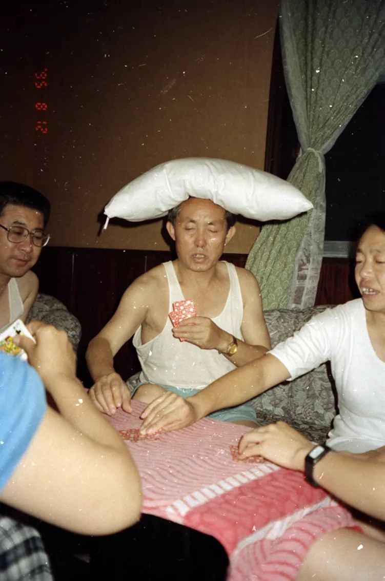 在北五环的垃圾站里我淘到了一部中国家庭生活史