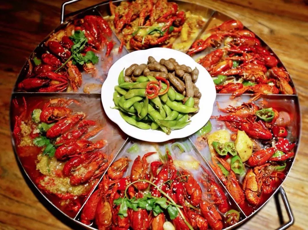听说小龙虾在抖音红了?!十多款龙虾盛宴在昆明